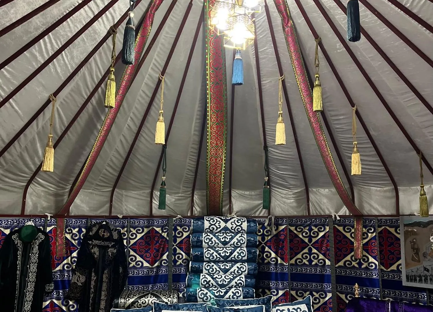 Campismo de Luxo Nomadyurt Hotel Almaty